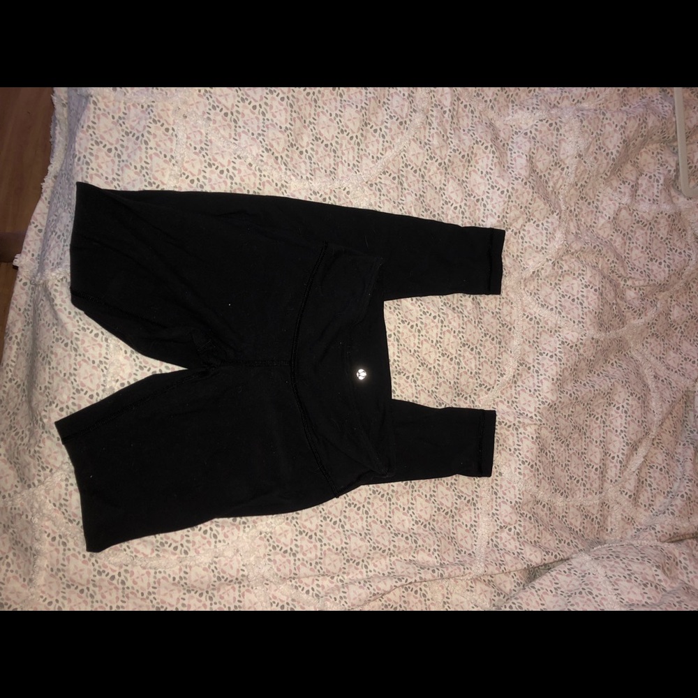 Black lululemon leggings